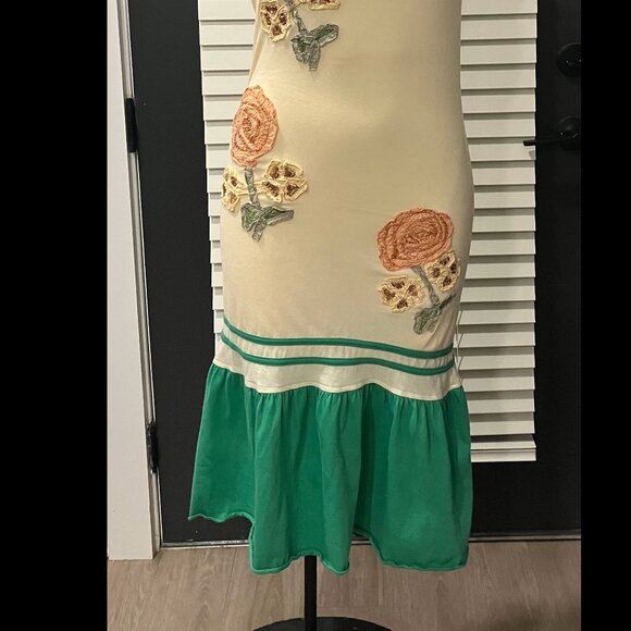 Solstice Dress - Picture 2 of 5